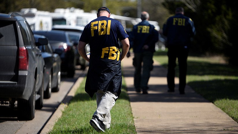 El hombre que recibió un balazo accidental de un agente del FBI recibirá tragos gratis de por vida