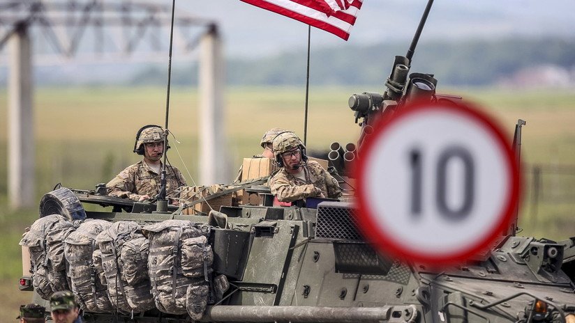 FOTO: 13 heridos al chocar 4 vehículos blindados de EE.UU. en una carretera de Lituania