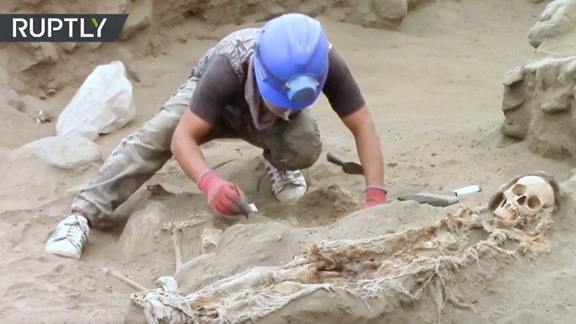VIDEO: Hallan los esqueletos de 56 niños sacrificados en un antiguo ritual en Perú