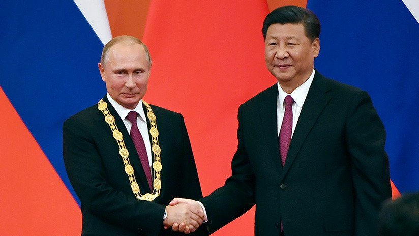 VIDEO: Xi Jinping otorga a Putin la medalla de la amistad, máxima condecoración estatal de China