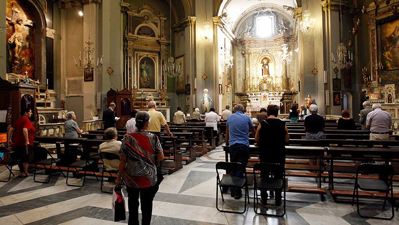 ¿Ladrón arrepentido?: Hallan 42.000 dólares en el confesonario de una iglesia italiana (FOTO)