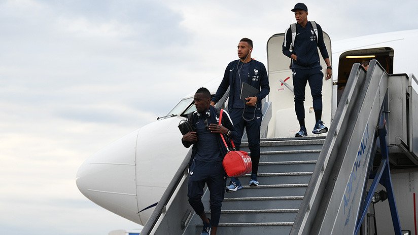 La selección francesa llega a Moscú en busca de la Copa Mundial