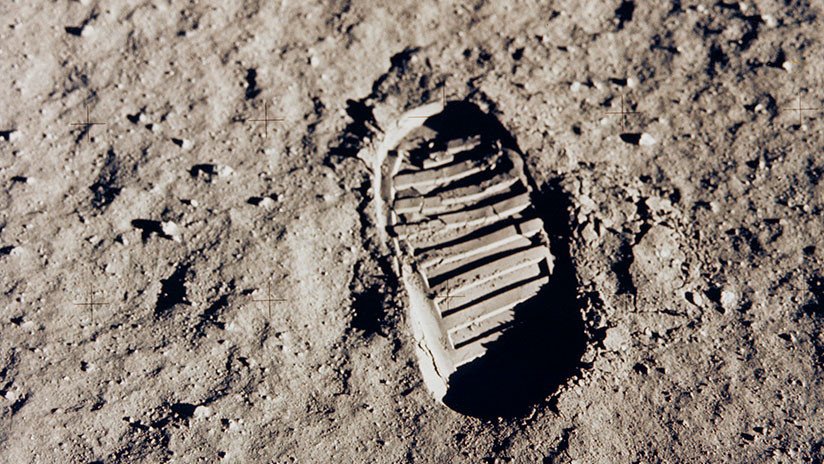 Una mujer demanda a la NASA para conservar el polvo lunar que asegura le regaló Neil Armstrong