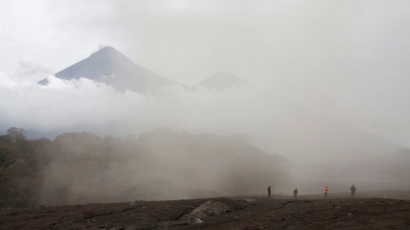Registran hasta 9 explosiones en el Volcán de Fuego y alertan del riesgo de más erupciones