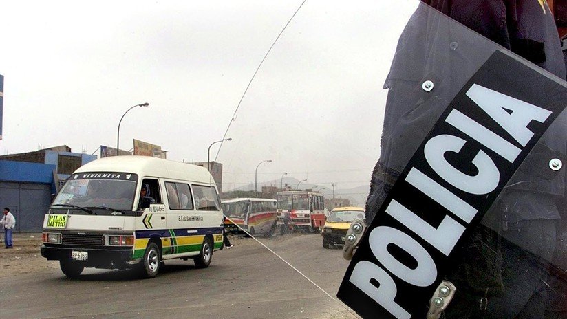 A latigazos castigan a un conductor por no unirse a la huelga de autobuses en Perú (VIDEO)