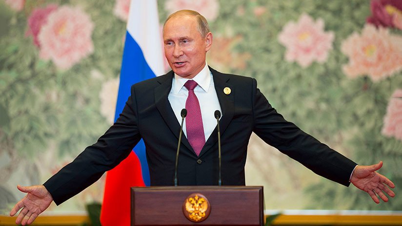 Putin felicita a los rusos en su día y asegura que "todo estará bien"