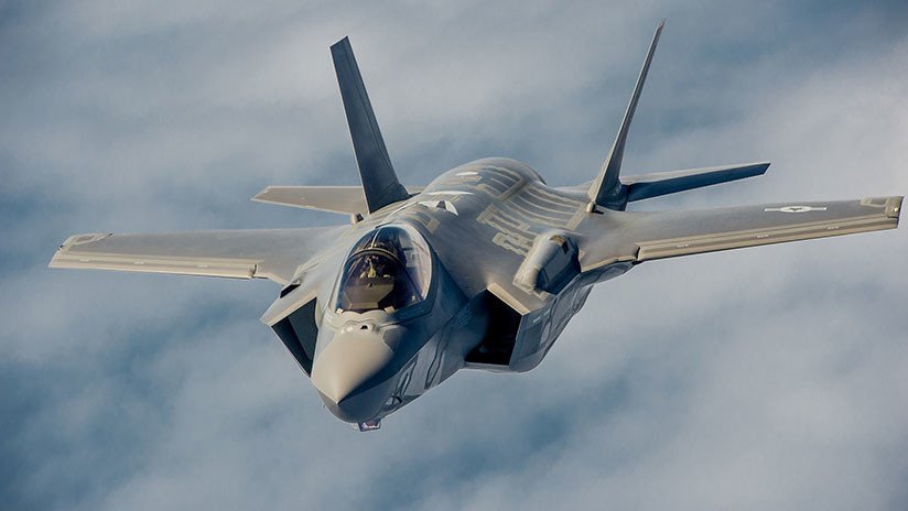 VIDEO: Un avión de combate F-35 sobrevuela de cerca una multitud en EE.UU.