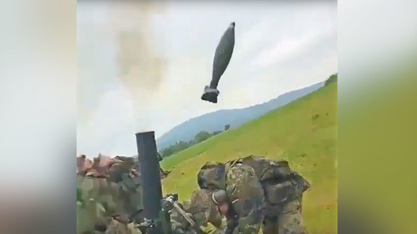 VIDEO: Un disparo fallido de mortero cae encima de un grupo de soldados 