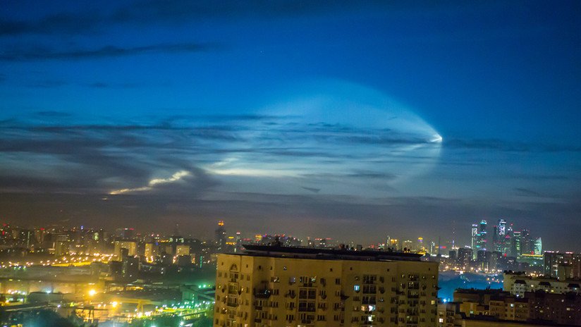 ¿Ovni o misil? En Rusia graban un insólito fenómeno celeste (VIDEO)