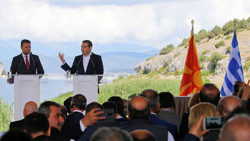 Fin de un conflicto de 27 años: Macedonia firma un acuerdo con Grecia para cambiar su nombre oficial