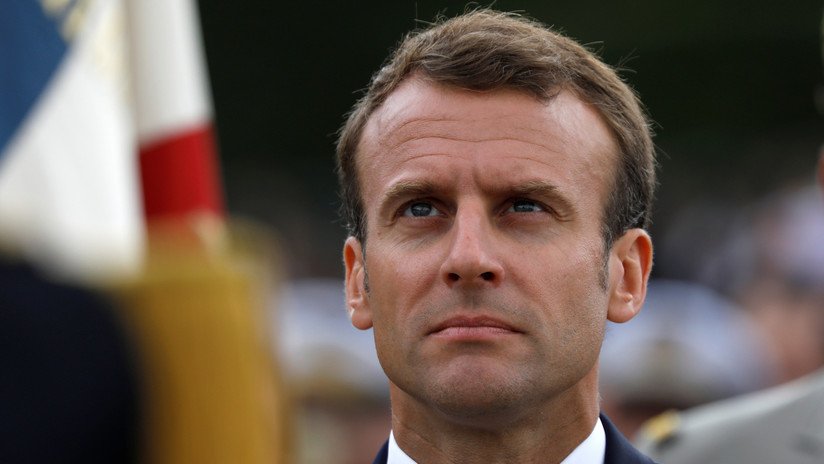El presidente francés reprende a un adolescente por llamarlo "Manu"