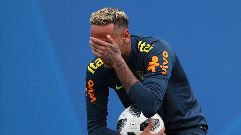 Alerta en Brasil: Neymar se entrenó solo 10 minutos debido a fuerte dolor en uno de sus tobillos