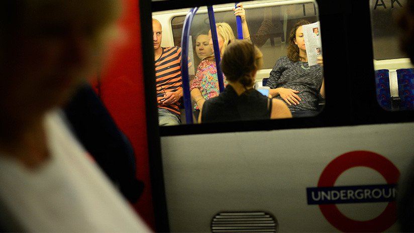 Evacúan una estación del metro de Londres tras producirse "una pequeña explosión"