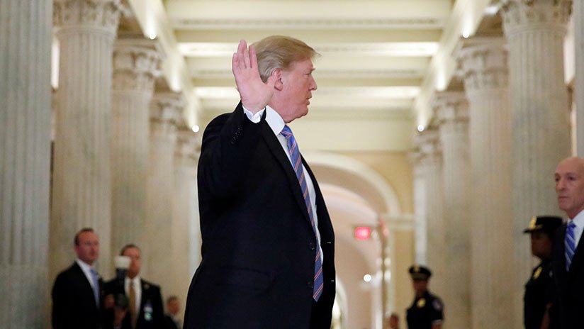 "¡Señor presidente, que le jodan!": Trump recibe una inesperada bienvenida en el Capitolio (VIDEO)