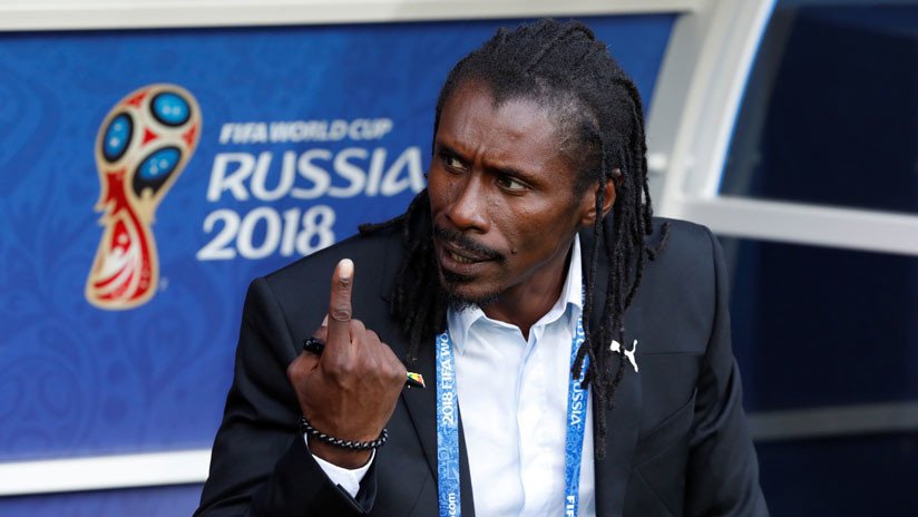 Gesto triunfal del entrenador senegalés en el Mundial 2018 se convierte en un meme