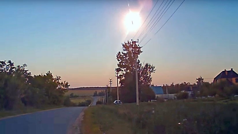 VIDEO, FOTOS: Un objeto no identificado causa un brillante destello en el cielo