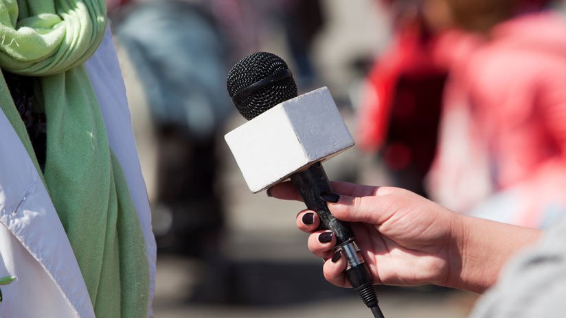Hincha que acosó a una reportera colombiana en una transmisión en vivo del Mundial pide disculpas
