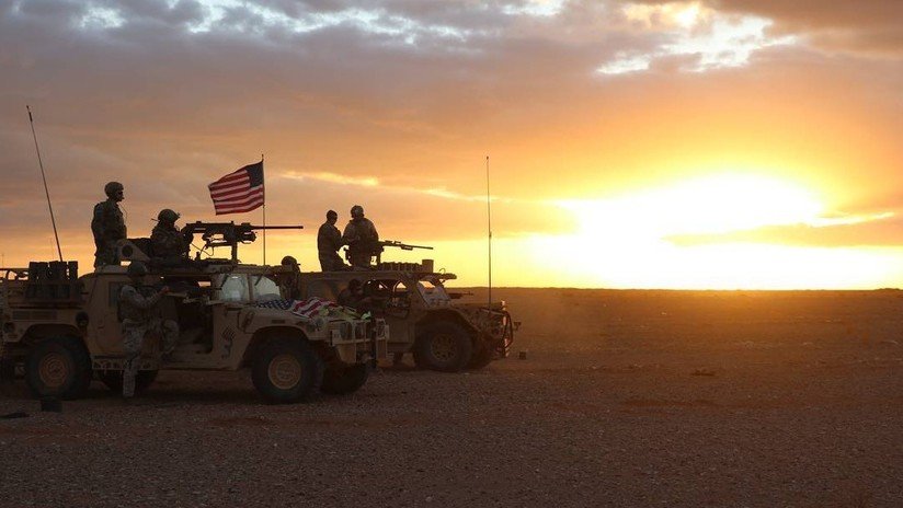 Coalición de EE.UU. responde a ataque de "fuerzas hostiles no identificadas" y mata a oficial sirio