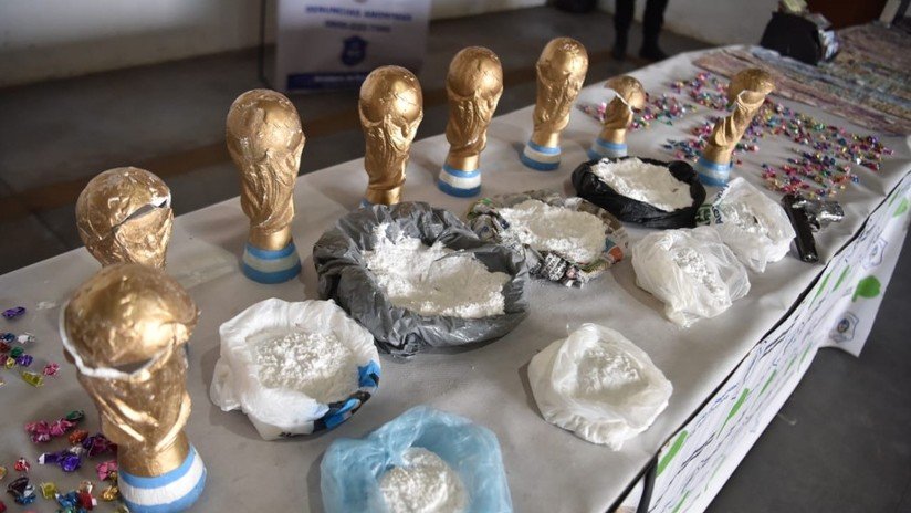 VIDEO: Cae en Argentina una banda de 'narcos' que traficaba droga en réplicas de la Copa del Mundo