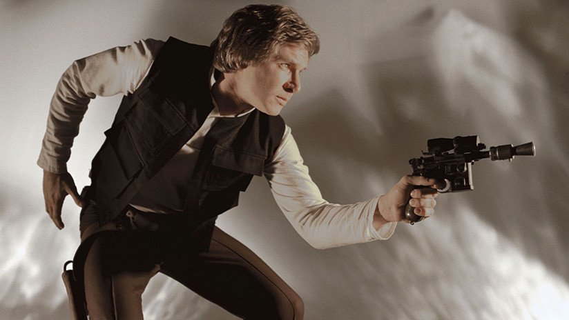 Subastan por 550.000 dólares la icónica pistola de Han Solo en 'El retorno del Jedi'