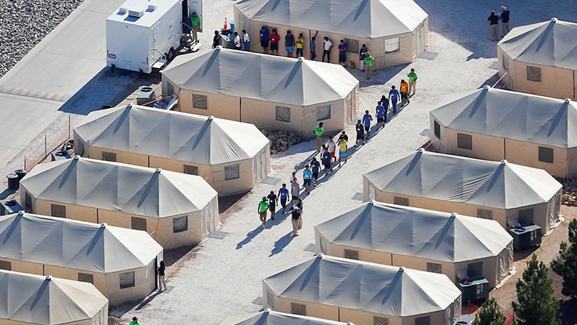"Odian esta misión": ¿Qué ocurre dentro de los campamentos de niños inmigrantes en EE.UU.?