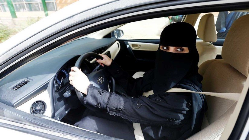 Ahora sí: Las mujeres de Arabia Saudita celebran el derecho a conducir