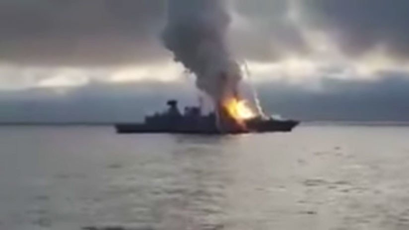 "¡Oh, mierda!": Fuego en una fragata de Armada alemana tras fallar un cohete (VIDEO)