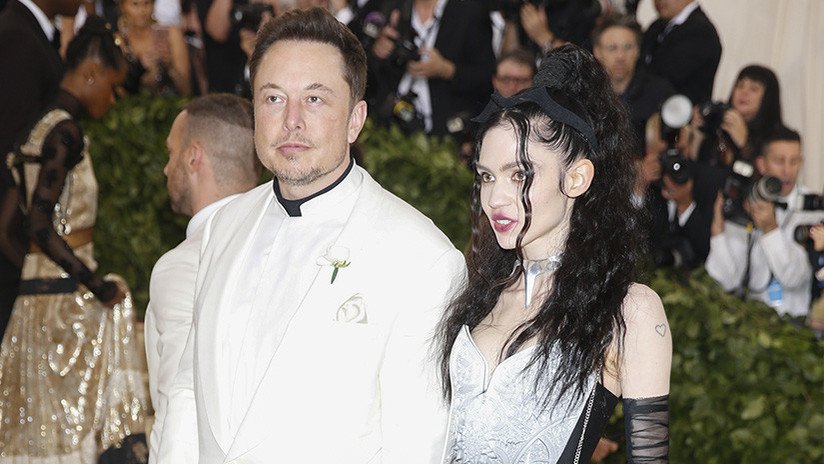 "¡Feliz cumpleaños, mi demonio!": La cantante Grimes felicita a Elon Musk… ¡en ruso!
