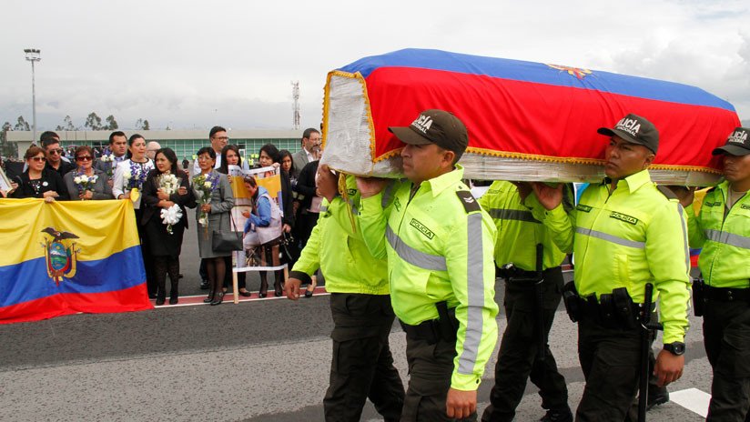 Ecuatorianos dan último adiós a periodistas de El Comercio asesinados por disidentes de las FARC