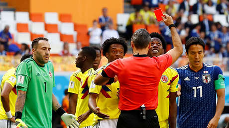 Amenazan de muerte a colombiano Carlos Sánchez por la tarjeta roja que le sacaron en el Mundial