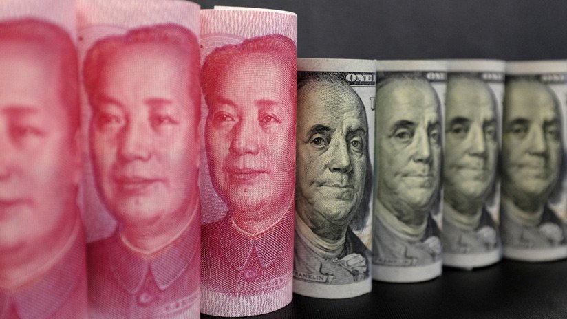 Bancos de China compran y venden dólares para respaldar al yuan