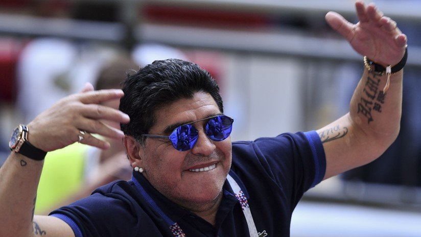 La FIFA condena críticas de Maradona sobre el "robo monumental" a Colombia en el Mundial