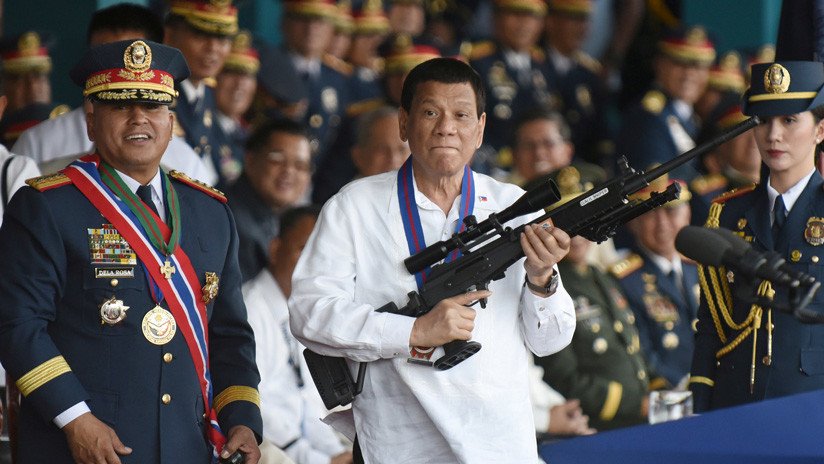 "Me iré a casa": Duterte afirma que le alegraría renunciar si lo echan de poder