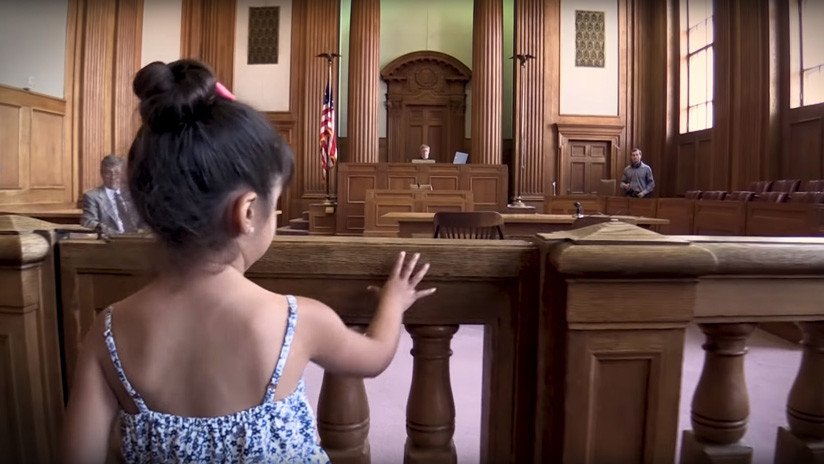 'Sin compañía': El corto que recrea el drama de los niños migrantes solos frente a jueces de EE.UU.