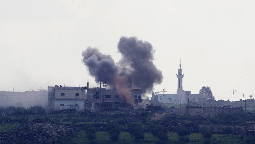 Fuerzas israelíes atacan un puesto fronterizo del Ejército sirio en respuesta a fuego de artillería
