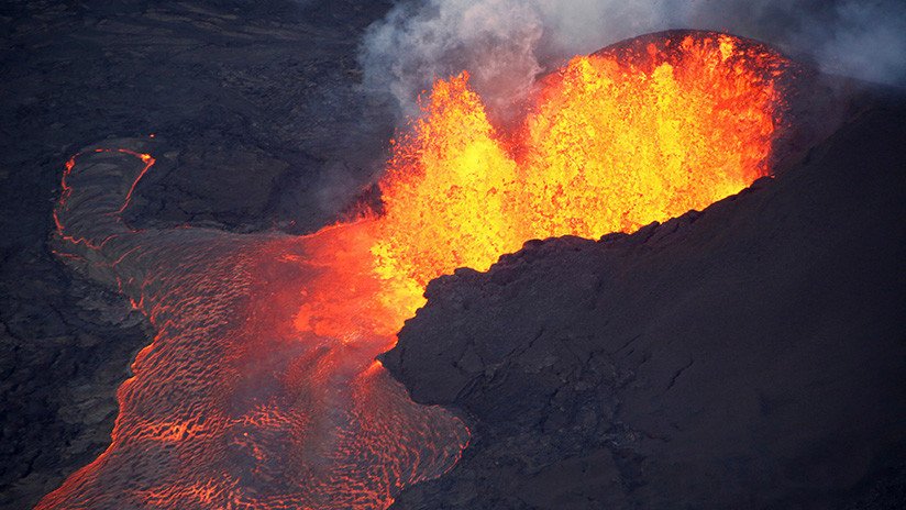 VIDEO: El volcán Kilauea de Hawái engendra una gigantesca "bola de lava"