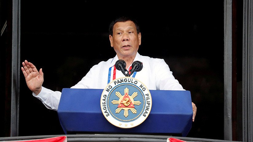 Duterte: "Enséñenme una selfi con Dios y renuncio hoy mismo"