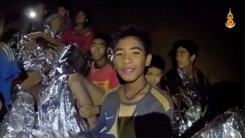 VIDEO: Los primeros niños han sido rescatados de la cueva en Tailandia