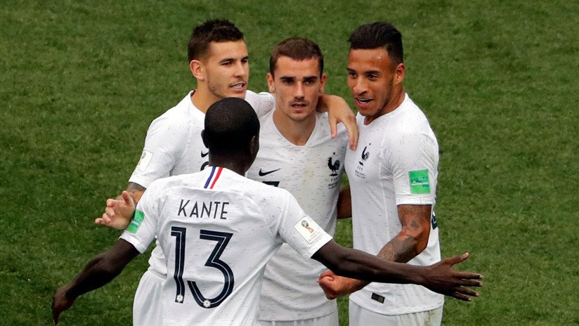 Los jugadores de Francia provocan un alerta de incendio tras festejar su triunfo sobre Argentina