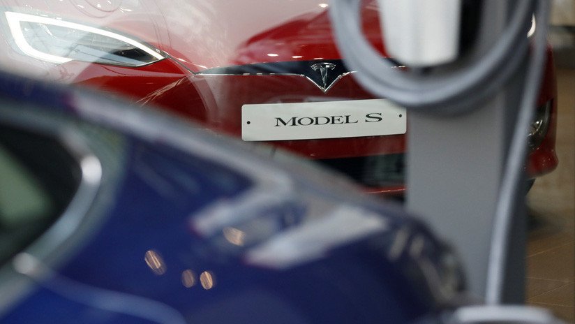 Tesla vuelve a fallar en un test de frenaje y rechaza los resultados (FOTOS)