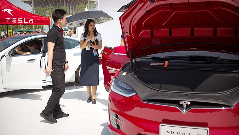Un exempleado de Tesla acusa a la empresa de fraude y de inflar la producción de sus coches