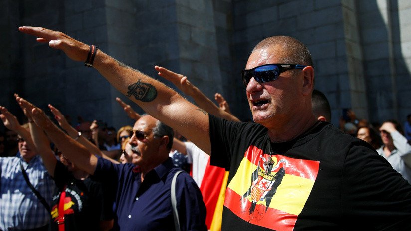 La ultraderecha española protesta en el Valle de los Caídos contra la exhumación de Franco