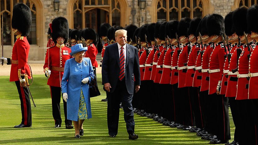Trump dice erróneamente que Isabel II pasó revista a su guardia de honor por primera vez en 70 años