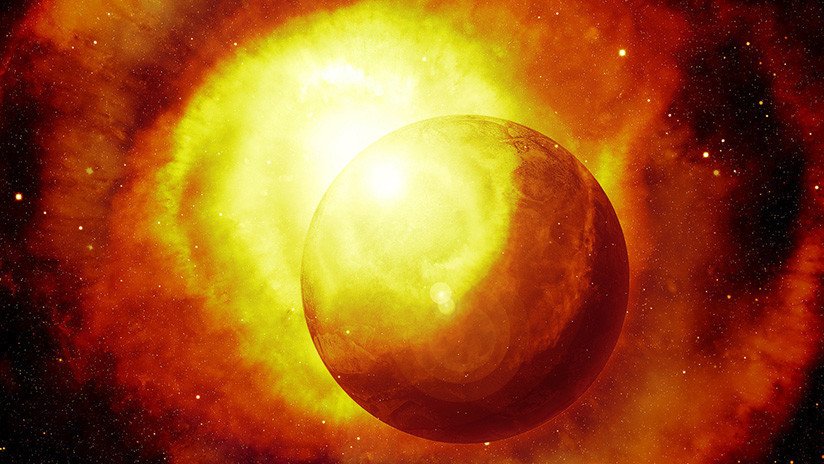 Astrónomos se asombran: Una estrella bebé parece estar 'comiéndose' algunos planetas (VIDEO)