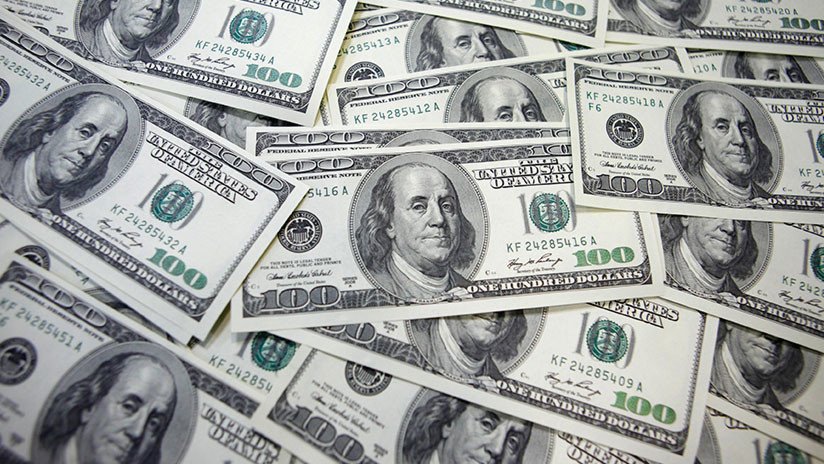 Una mujer de EE.UU. devuelve un millón de dólares que un banco le trasfirió por error