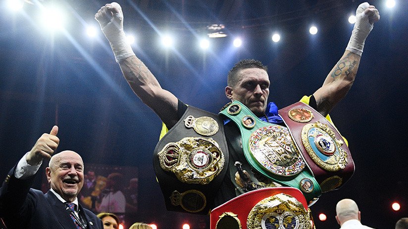 El boxeador ucraniano Usyk gana la Súper Serie Mundial