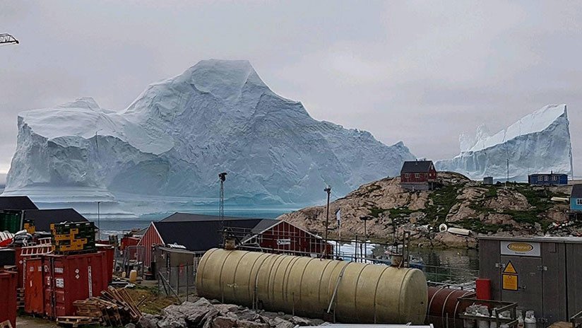 Así se ve desde el espacio un iceberg de 11 millones de toneladas cerca de Groenlandia (FOTOS)