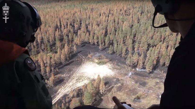 VIDEO: Las fuerzas aéreas de Suecia lanzan una bomba sobre incendio forestal para apagar el fuego