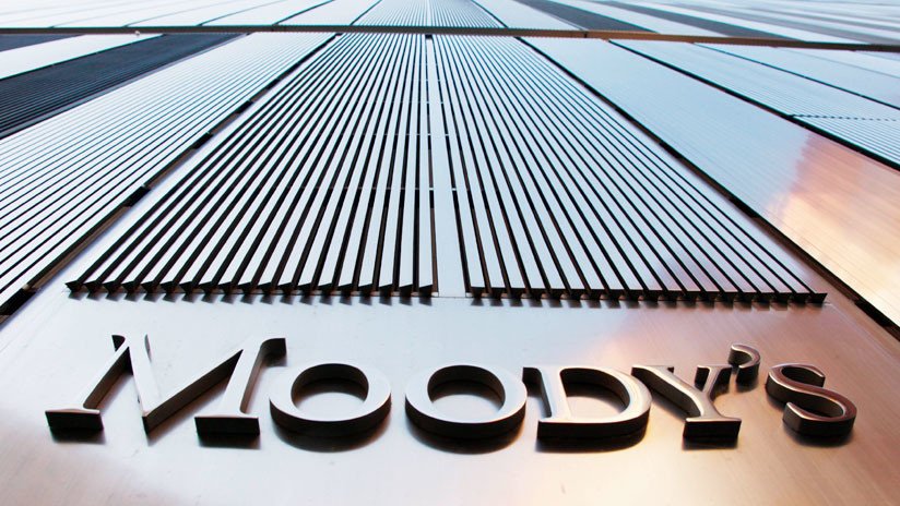 Agencia Moody's rebaja nota crediticia de Chile