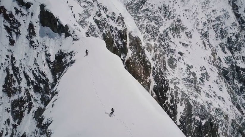 VIDEOS: Un polaco consigue realizar el primer descenso en esquí del K2 de la historia